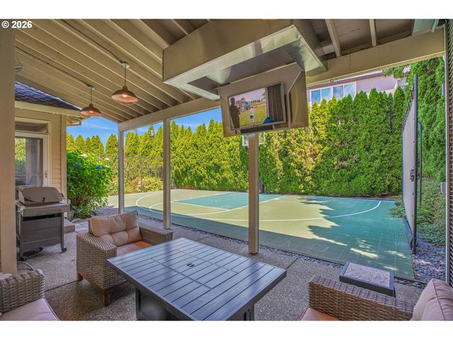 12864 Nw LILYWOOD Dr, Portland, OR 97229
