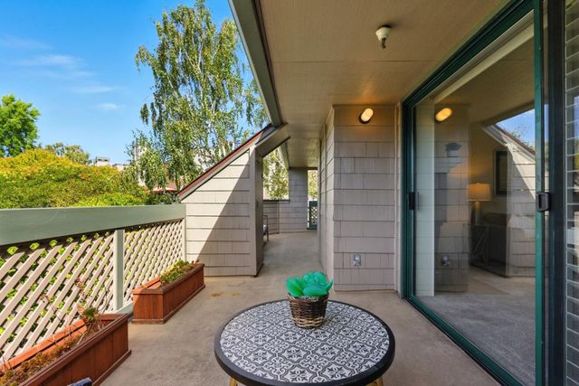 24 Pelican Lane, Redwood City, CA 94065