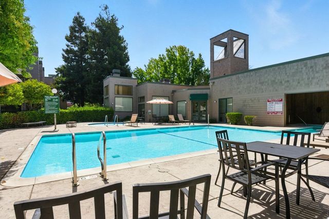 24 Pelican Lane, Redwood City, CA 94065