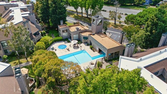 24 Pelican Lane, Redwood City, CA 94065