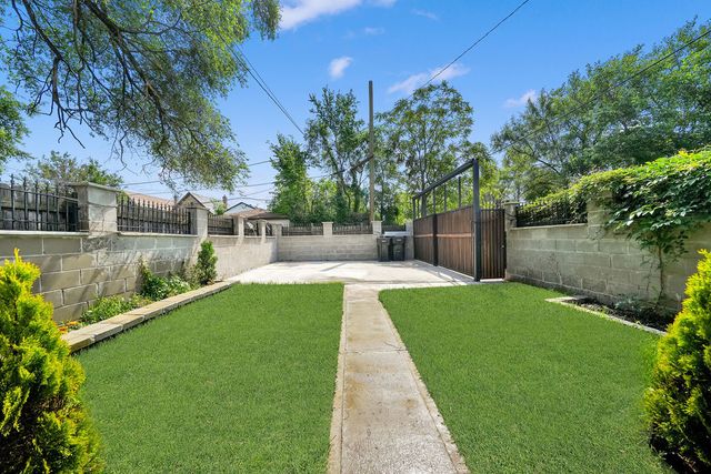 2139 S Homan Avenue, Chicago, IL 60623