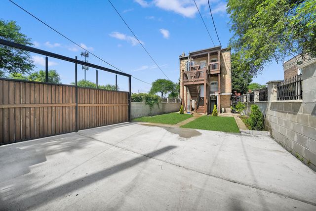 2139 S Homan Avenue, Chicago, IL 60623