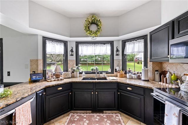 8835 Leyland Avenue NW, North Canton, OH 44720