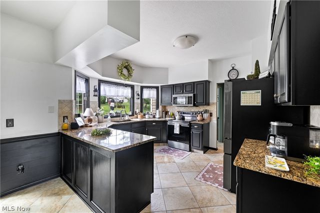 8835 Leyland Avenue NW, North Canton, OH 44720