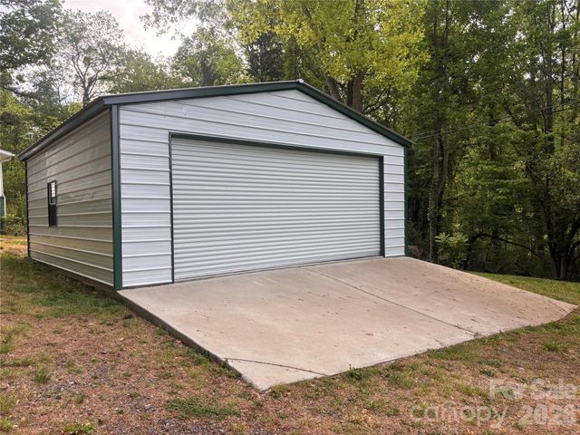 45 Briggs Road, Asheville, NC 28805