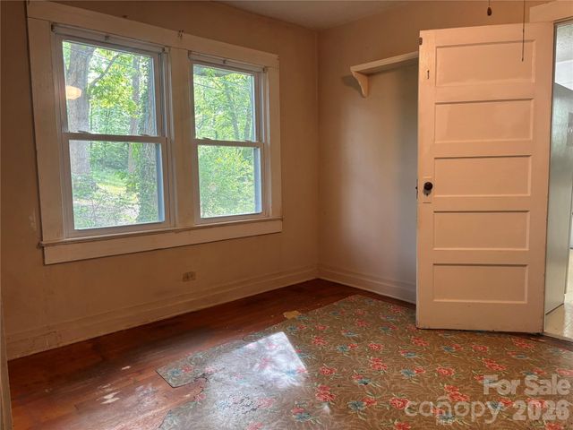 45 Briggs Road, Asheville, NC 28805
