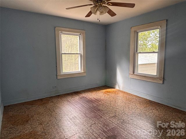 45 Briggs Road, Asheville, NC 28805
