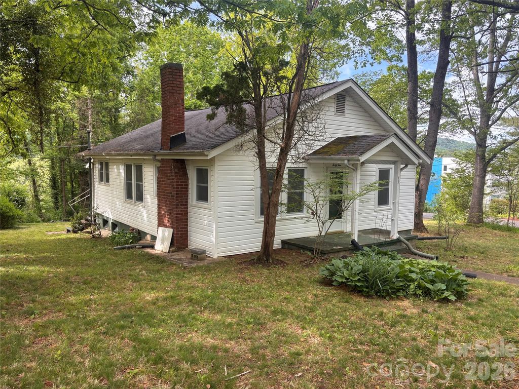 45 Briggs Road, Asheville, NC 28805