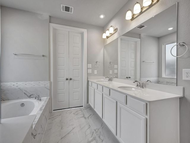 216 Raine Manor Court, Montgomery, TX 77316