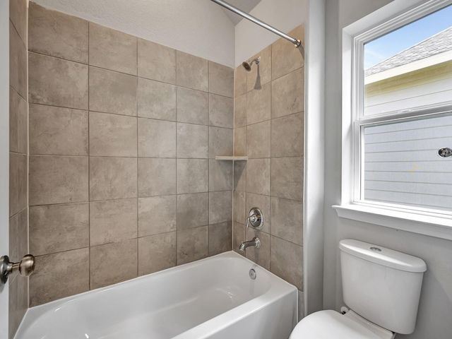 216 Raine Manor Court, Montgomery, TX 77316