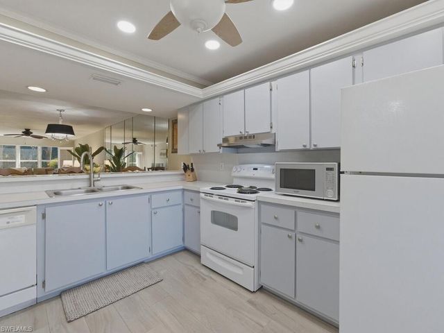 4250 Jack Frost CT 4505, Naples, FL 34112