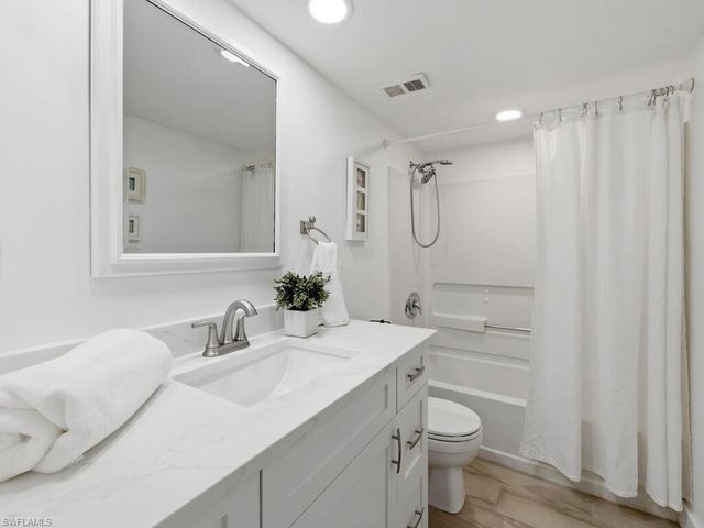 4250 Jack Frost CT 4505, Naples, FL 34112