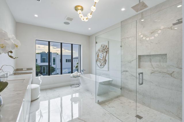 1300 NE 4TH Court, Boca Raton, FL 33432