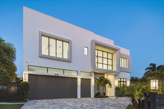 1300 NE 4TH Court, Boca Raton, FL 33432