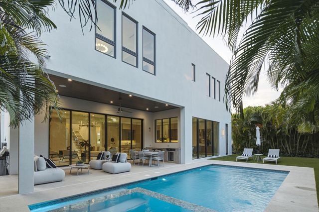 1300 NE 4TH Court, Boca Raton, FL 33432