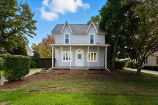 69 E Grand Avenue, Lake Villa, IL 60046