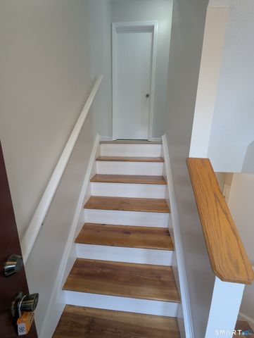 925 Oronoke Road 13J, Waterbury, CT 06708