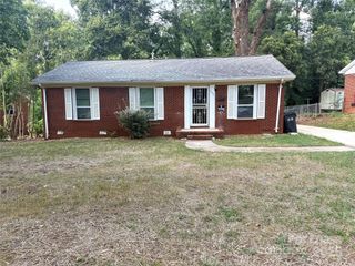 3900 Crestridge Drive, Charlotte, NC 28217