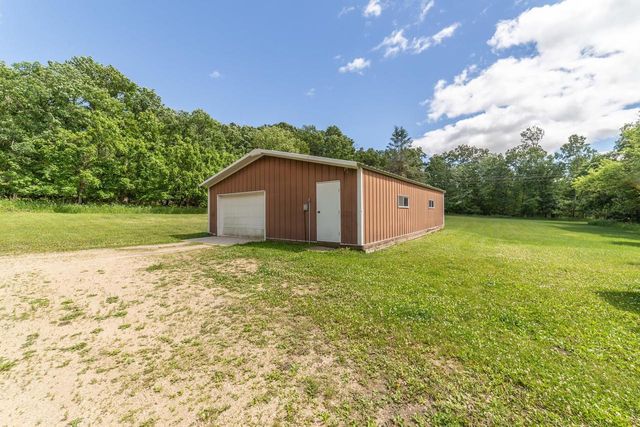 N3412 2nd Avenue, Oxford, WI 53952