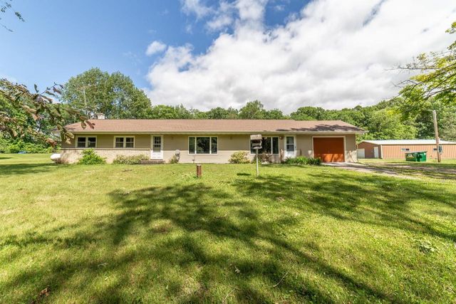 N3412 2nd Avenue, Oxford, WI 53952