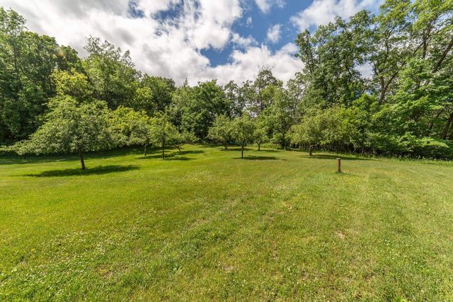 N3412 2nd Avenue, Oxford, WI 53952