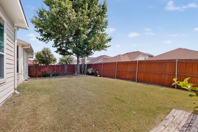 1635 Luckenbach Drive, Forney, TX 75126