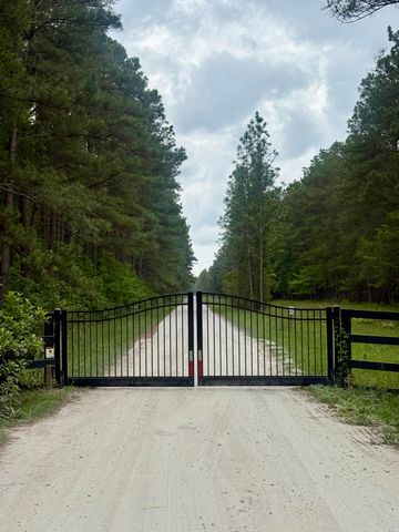 9760 Two Pines Road, Mcclellanville, SC 29458