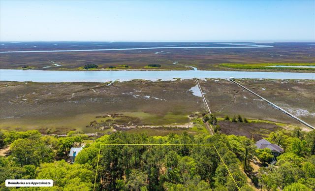 9760 Two Pines Road, Mcclellanville, SC 29458