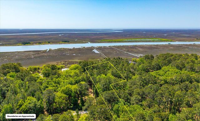9760 Two Pines Road, Mcclellanville, SC 29458