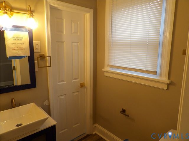 2710 Wellington St, Richmond, VA 23222