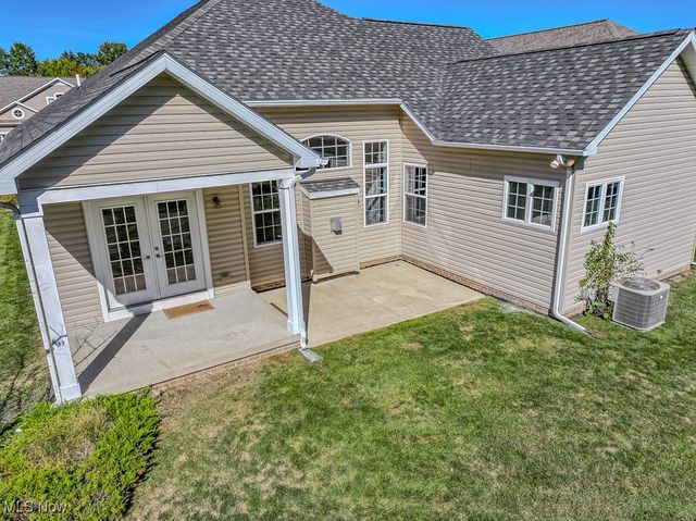 8208 Manor Gate Way, Mentor, OH 44060