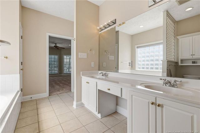 1102 Laurel Oak Lane, Lumberton, NC 28358