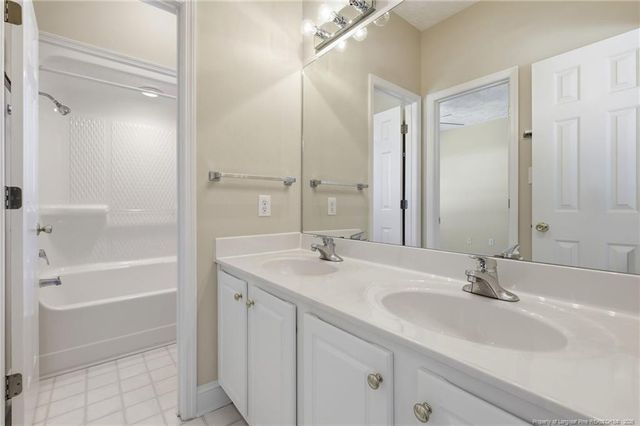 1102 Laurel Oak Lane, Lumberton, NC 28358