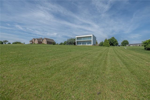 2283 N Malcolm Lane, Fayetteville, AR 72701