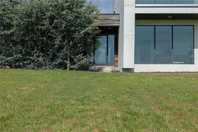 2283 N Malcolm Lane, Fayetteville, AR 72701