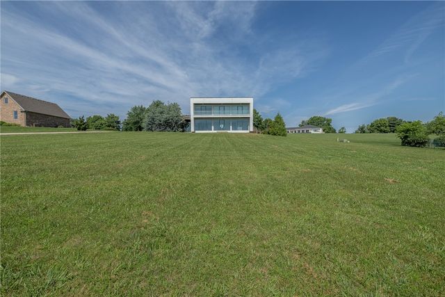 2283 N Malcolm Lane, Fayetteville, AR 72701