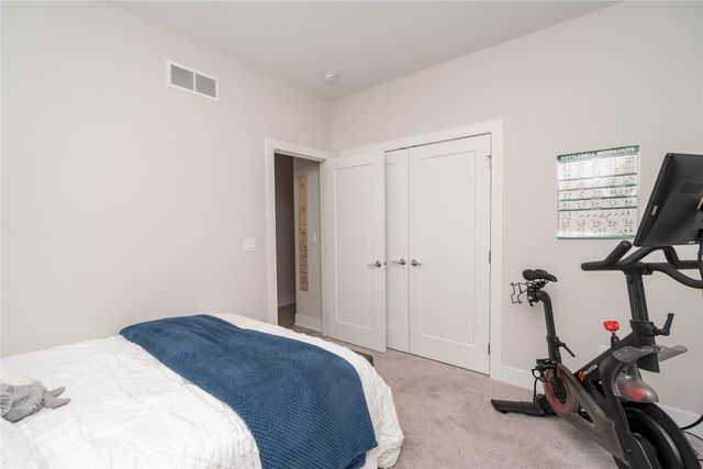 401 Oakford Lane, Polk City, IA 50226