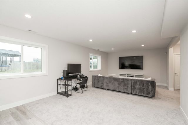 401 Oakford Lane, Polk City, IA 50226