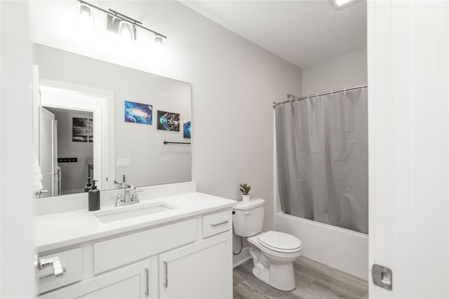 401 Oakford Lane, Polk City, IA 50226