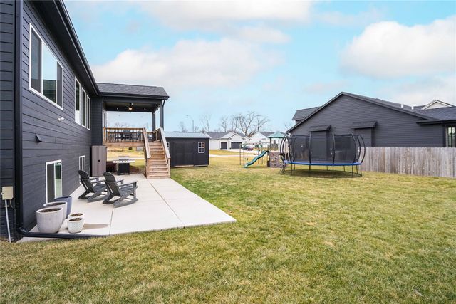 401 Oakford Lane, Polk City, IA 50226