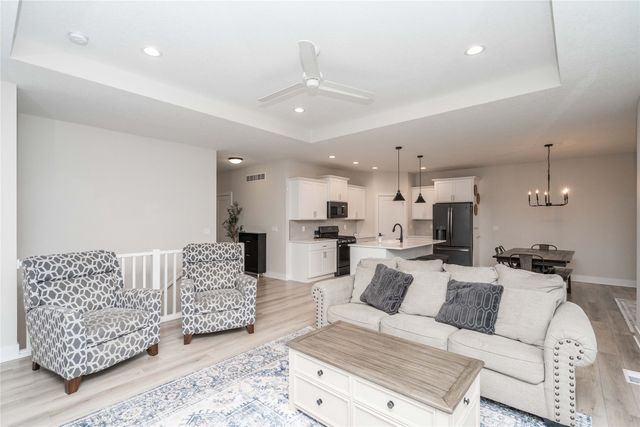 401 Oakford Lane, Polk City, IA 50226