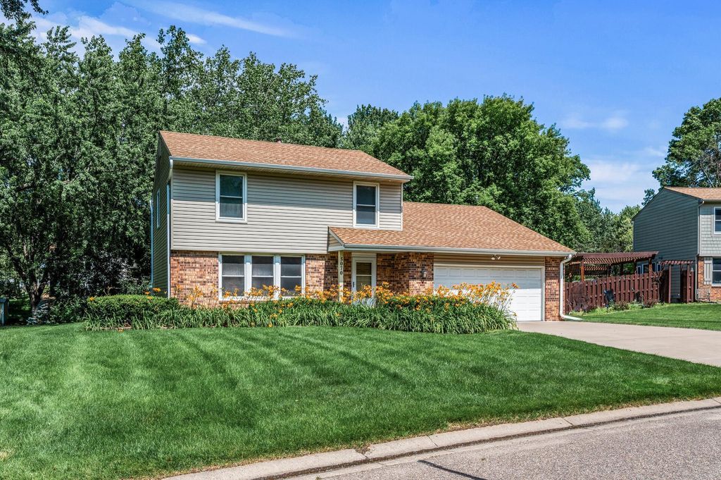 5070 Jonquil Lane N, Plymouth, MN 55442
