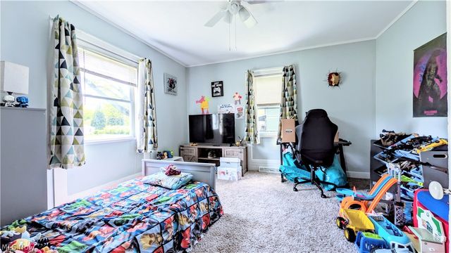 406 E Main Road, Conneaut, OH 44030