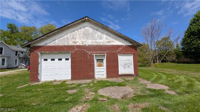 406 E Main Road, Conneaut, OH 44030