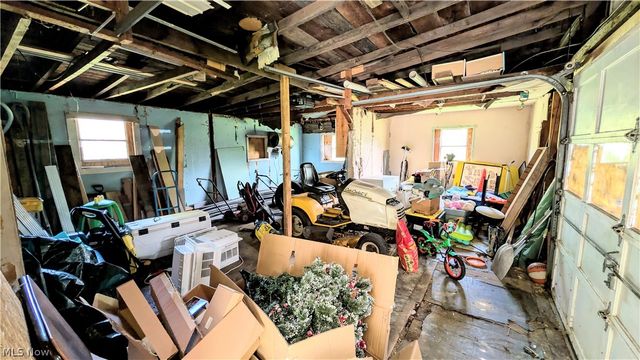 406 E Main Road, Conneaut, OH 44030