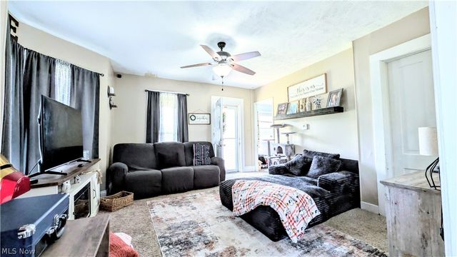 406 E Main Road, Conneaut, OH 44030