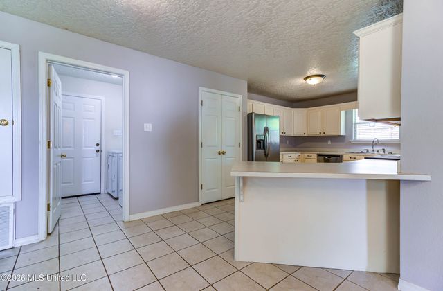 3424 N 9th Street, Ocean Springs, MS 39564