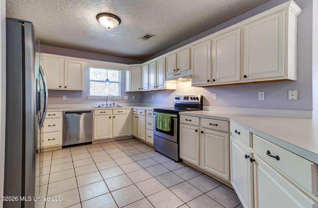 3424 N 9th Street, Ocean Springs, MS 39564