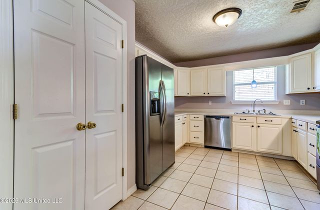 3424 N 9th Street, Ocean Springs, MS 39564