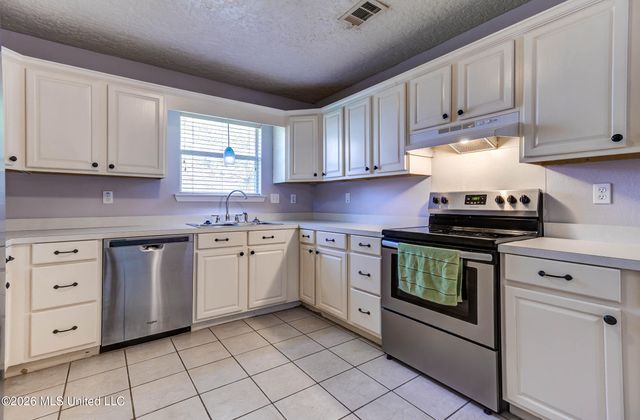 3424 N 9th Street, Ocean Springs, MS 39564